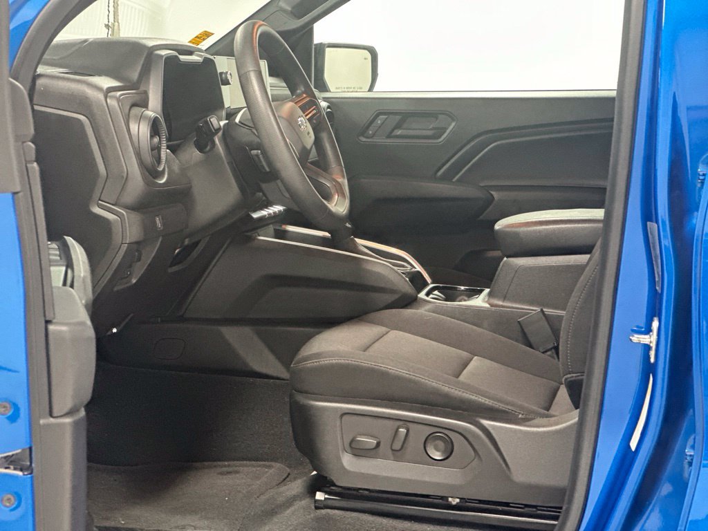 Used 2024 Chevrolet Colorado Trail Boss w/ Technology Package AWD/4WD image 17