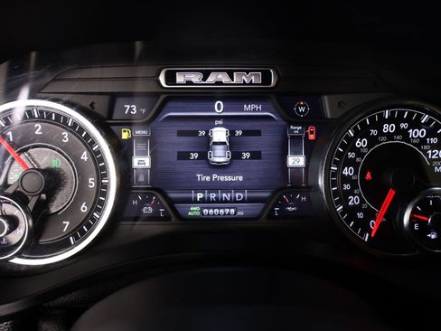 Used 2021 RAM 1500 Big Horn AWD/4WD image 4