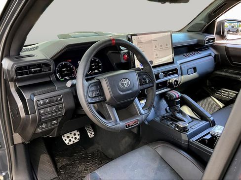 Used 2025 Toyota Tacoma TRD Pro AWD/4WD image 18