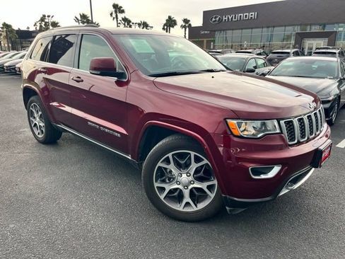 Used 2018 Jeep Grand Cherokee Limited RWD image 1