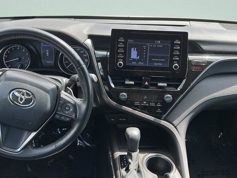 Used 2023 Toyota Camry SE FWD image 9