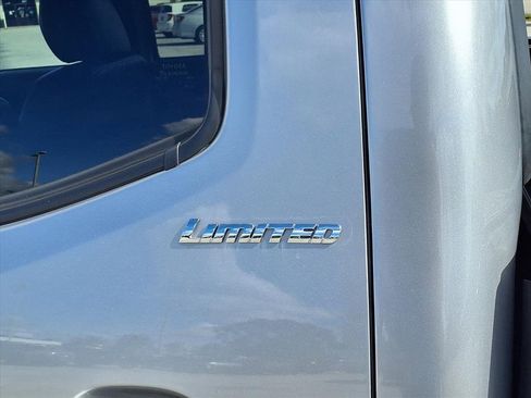 Used 2019 Toyota Tacoma Limited image 21