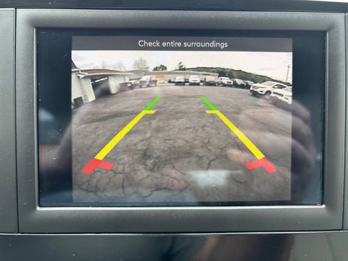 Used 2019 Chrysler Pacifica Touring-L FWD image 30