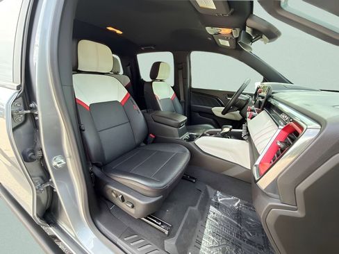 Used 2024 GMC Canyon AT4X AWD/4WD image 12