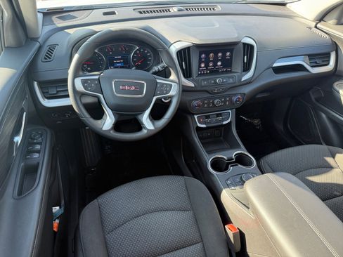 Used 2024 GMC Terrain SLE w/ Driver Convenience Package image 15
