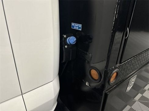 New 2023 Ford F550 4x4 Regular Cab Super Duty image 81