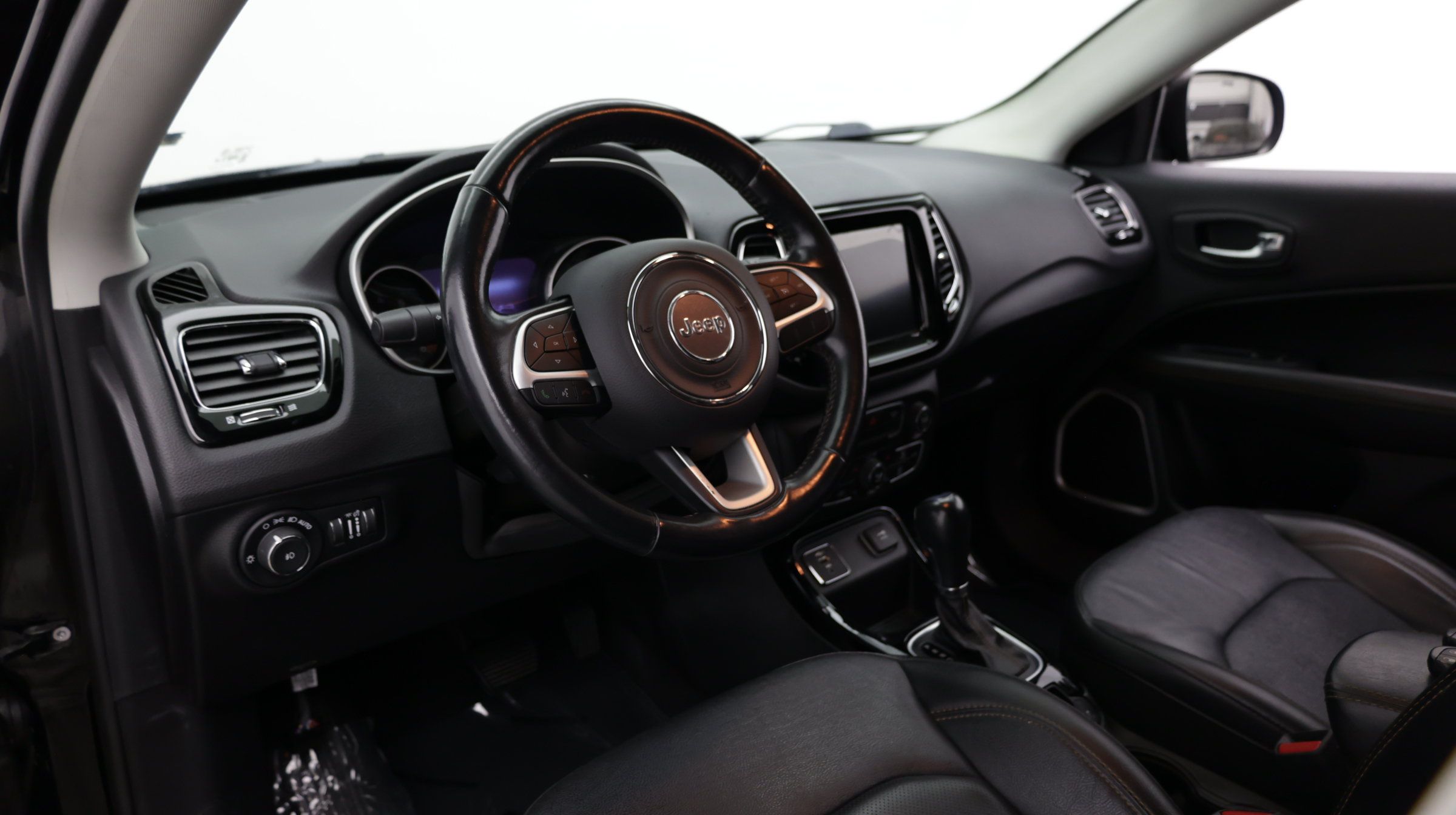 Used 2020 Jeep Compass Limited FWD image 12