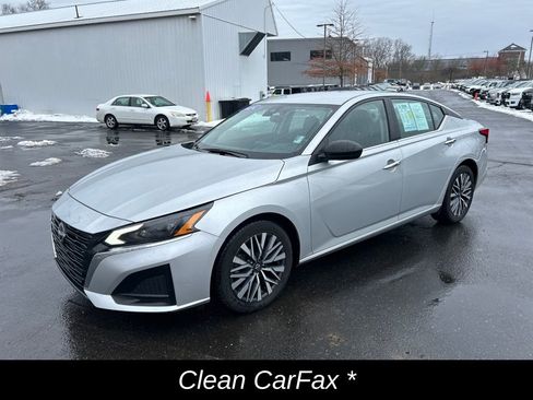 Used 2024 Nissan Altima 2.5 SV image 8