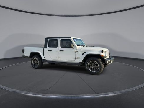 Used 2022 Jeep Gladiator Overland w/ LED Lighting Group AWD/4WD image 2