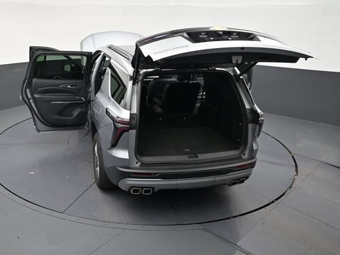 Used 2024 Chevrolet Traverse LS FWD image 30