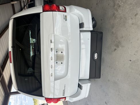 Used 2016 Dodge Grand Caravan SXT FWD image 2