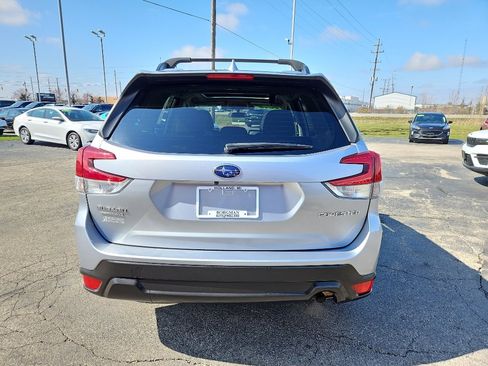 Used 2019 Subaru Forester Premium w/ All-Weather Package AWD/4WD image 3