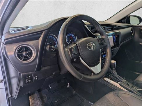 Used 2017 Toyota Corolla SE w/ SE Premium Package FWD image 10
