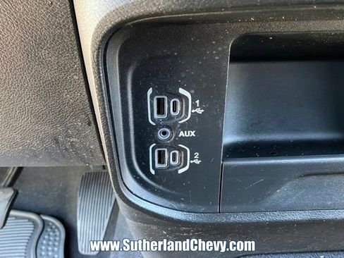 Used 2024 RAM 2500 Big Horn AWD/4WD image 38