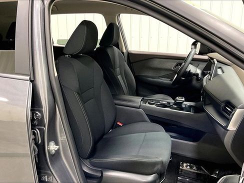 Used 2023 Nissan Rogue S image 7