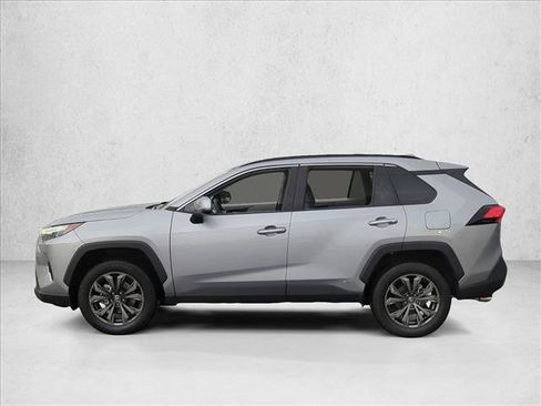 Used 2022 Toyota RAV4 Limited AWD/4WD image 9