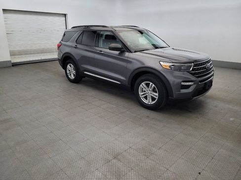 Used 2021 Ford Explorer XLT w/ Equipment Group 202A AWD/4WD image 11