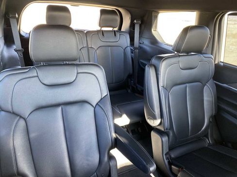 Certified 2024 Jeep Grand Cherokee L Limited w/ Luxury Tech Group II image 33