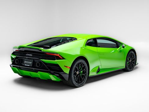 Used 2022 Lamborghini Huracan EVO RWD image 27