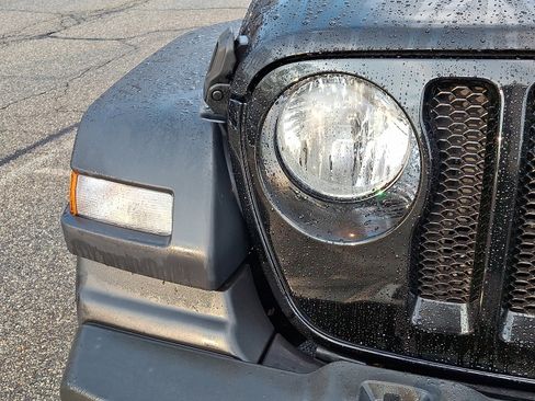 Certified 2023 Jeep Wrangler Sport S image 11