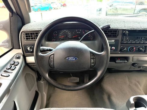 Used 2003 Ford F550 2WD Crew Cab Super Duty image 15