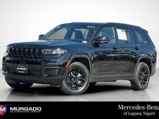 Used 2024 Jeep Grand Cherokee L Laredo image 1