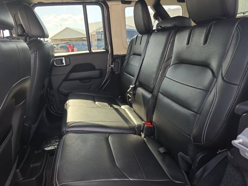 Used 2021 Jeep Wrangler Unlimited Sahara AWD/4WD image 11