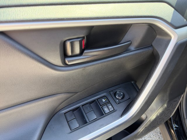 Certified 2025 Toyota RAV4 LE FWD image 17
