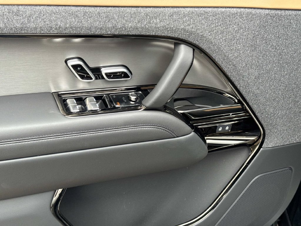 New 2027 Land Rover Range Rover Sport Dynamic SE AWD/4WD image 19