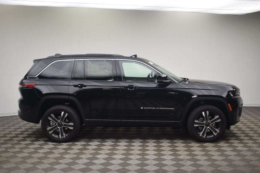 New 2027 Jeep Grand Cherokee Limited AWD/4WD image 6
