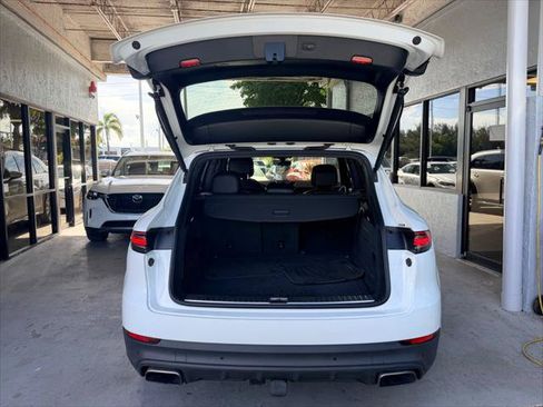 Used 2019 Porsche Cayenne AWD/4WD image 24