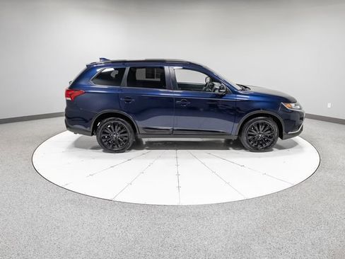 Used 2020 Mitsubishi Outlander SE image 30