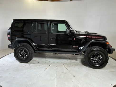 Used 2024 Jeep Wrangler Unlimited Rubicon AWD/4WD image 8