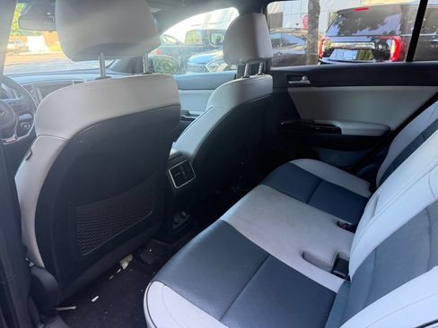 Used 2019 Kia Sportage EX w/ EX Sport Appearance Package AWD/4WD image 13