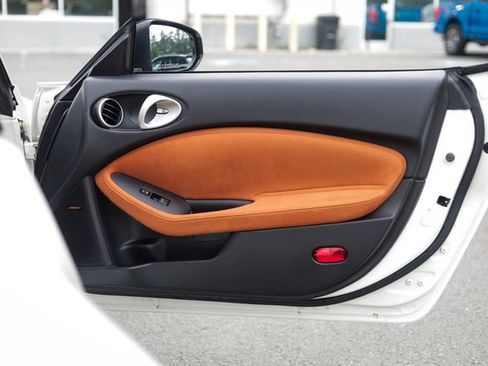 Used 2016 Nissan 370Z Touring RWD image 51