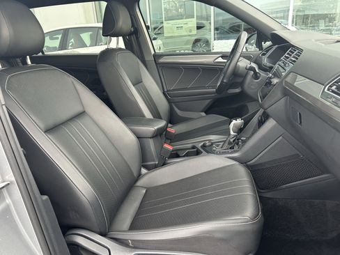 Certified 2023 Volkswagen Tiguan SE R-Line image 27