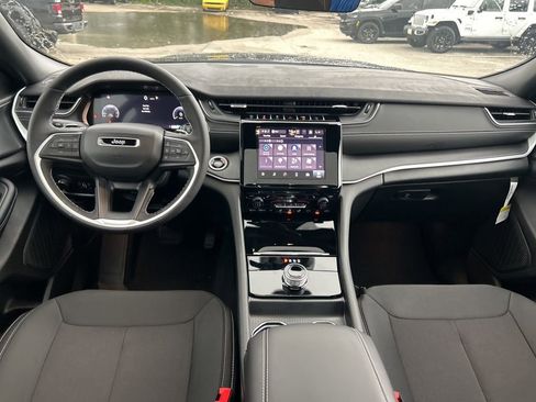 New 2025 Jeep Grand Cherokee Laredo w/ Luxury Tech Group I image 32