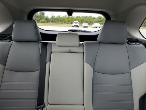 Used 2021 Toyota RAV4 Limited image 13