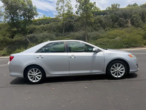 Used 2012 Toyota Camry XLE FWD image 6