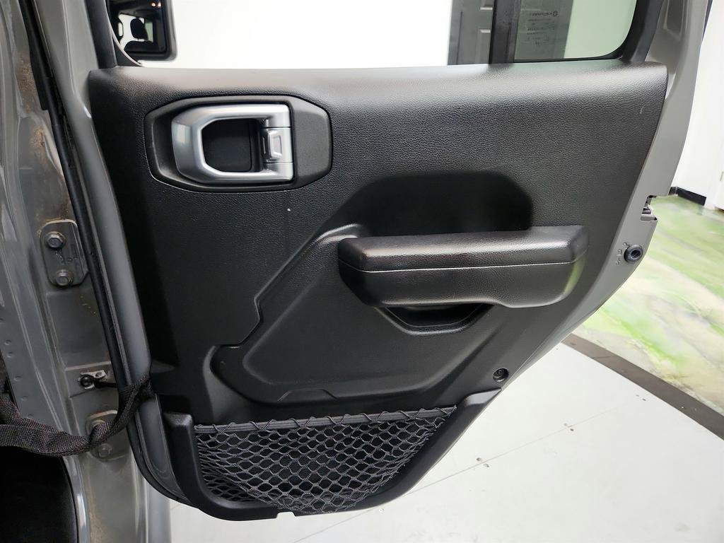 Used 2020 Jeep Gladiator Mojave w/ Cold Weather Group AWD/4WD image 28