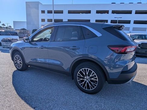 Used 2024 Ford Escape SE image 9