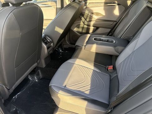 New 2026 Volkswagen Tiguan SE AWD/4WD image 29