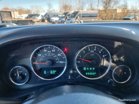 Used 2015 Jeep Wrangler Unlimited Sport image 34