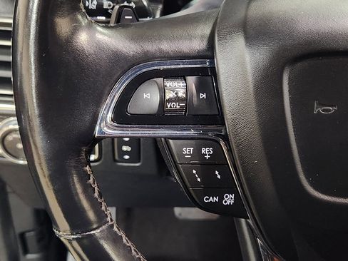 Used 2018 Lincoln Navigator Select w/ Technology Package image 47