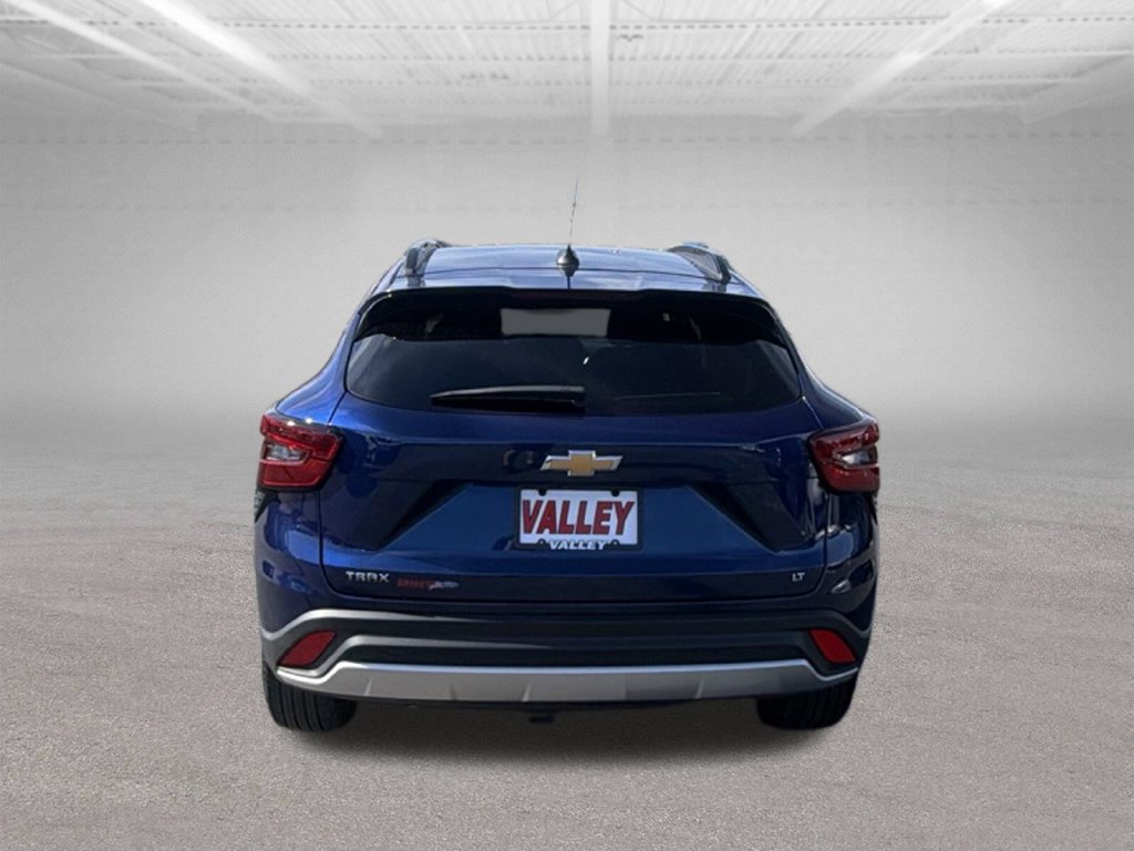 Used 2024 Chevrolet Trax LT w/ Driver Confidence Package FWD image 12