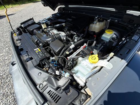 Used 2019 Jeep Wrangler Unlimited Sport AWD/4WD image 5