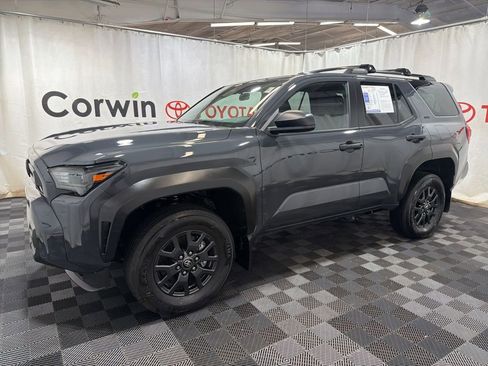 Used 2025 Toyota 4Runner SR5 AWD/4WD image 5