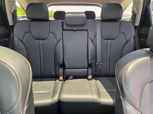 Used 2025 Kia Sorento S w/ Panoramic Sunroof Package FWD image 13