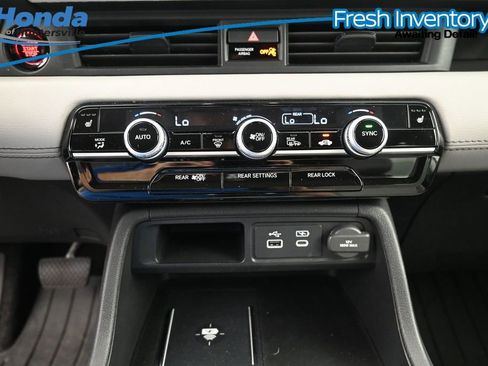 Used 2024 Honda Pilot Touring image 28