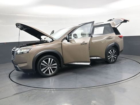 Used 2023 Nissan Pathfinder Platinum w/ Cargo Package AWD/4WD image 50